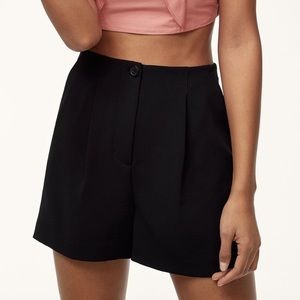 NWT Aritzia Wilfred “Berdine” Shorts, Black, Size 0